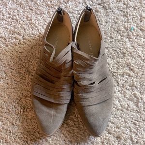 Chinese laundry grey flats size 6.5